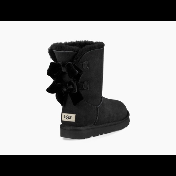 UGG Bailey Bow II Velvet Ribbon - Picture 2 of 10